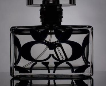 Perfumy jak biżuteria: zapachy, które dodają szyku eleganckim stylizacjom