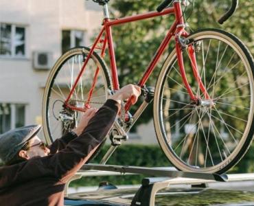 Zero rys, zero stresu: jak bezpiecznie przewieźć rower samochodem