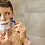 Twardy zarost? Jeszcze twardsza golarka — przewodnik wyboru, który oszczędzi skórę i czas